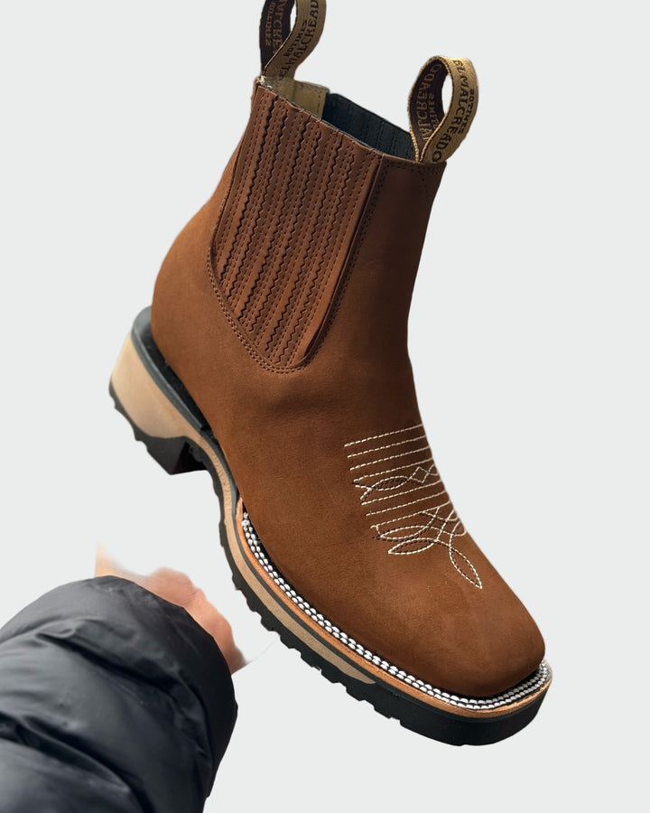 Kožené cowboy boty