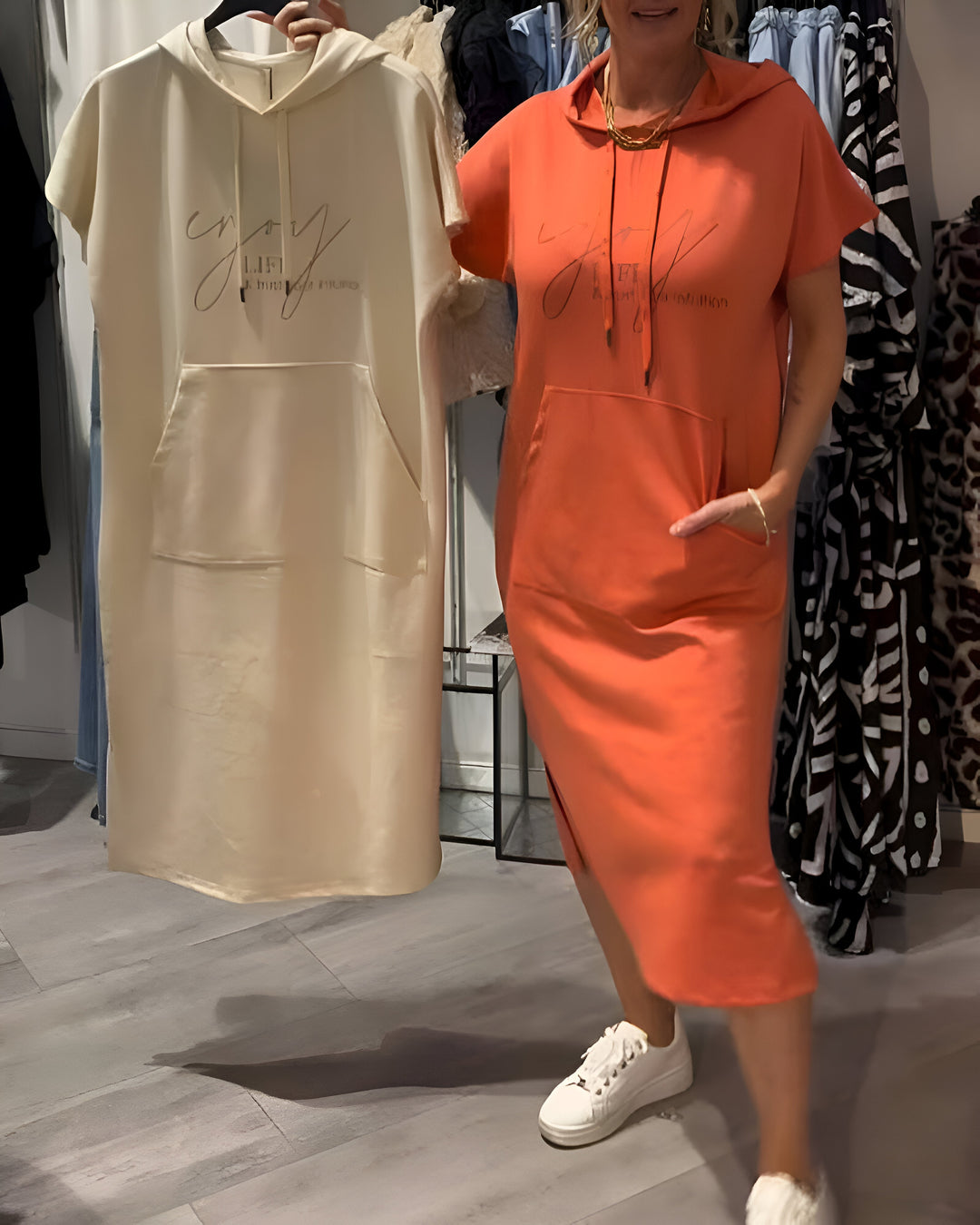 Sásquia - Casual šaty s kapucí