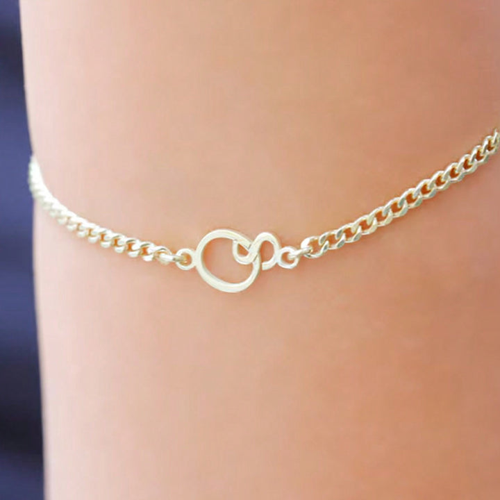 The Letter Bracelet Can Be Customized With Two English