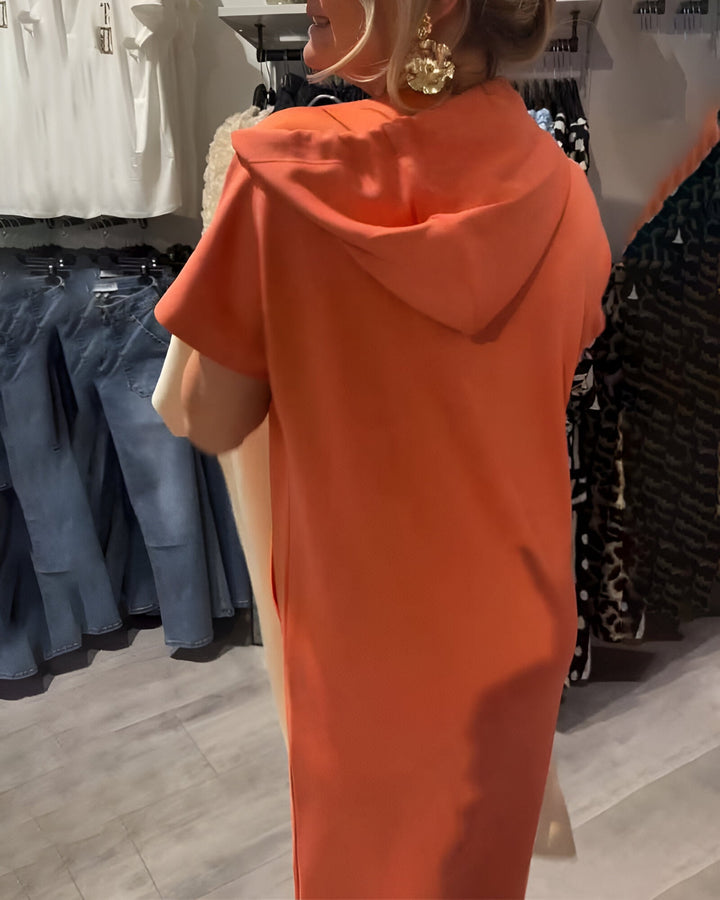 Sásquia - Casual šaty s kapucí
