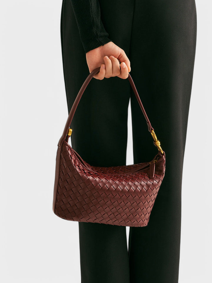 Isa - Burgundské Chic