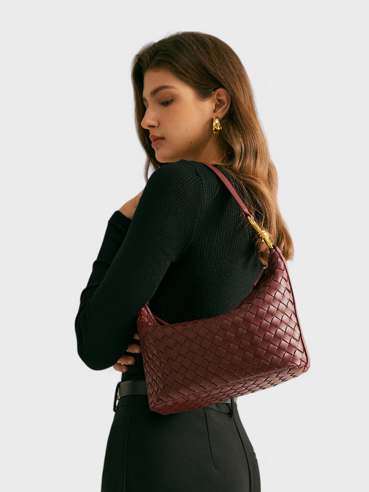 Isa - Burgundské Chic