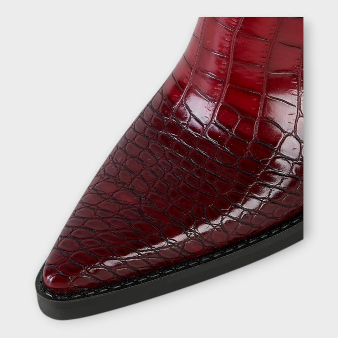 Boty s designem krokodýla a elegantním podpatkem