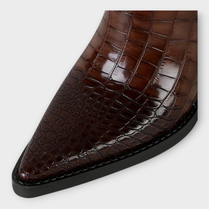 Boty s designem krokodýla a elegantním podpatkem