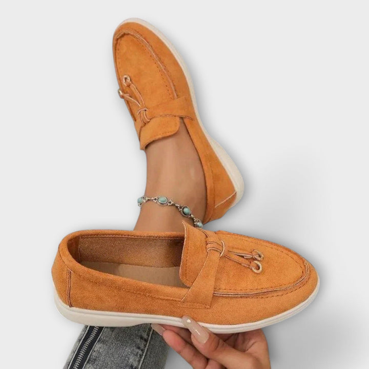 Beige dámské mokasíny s dekorativním šňůrkem